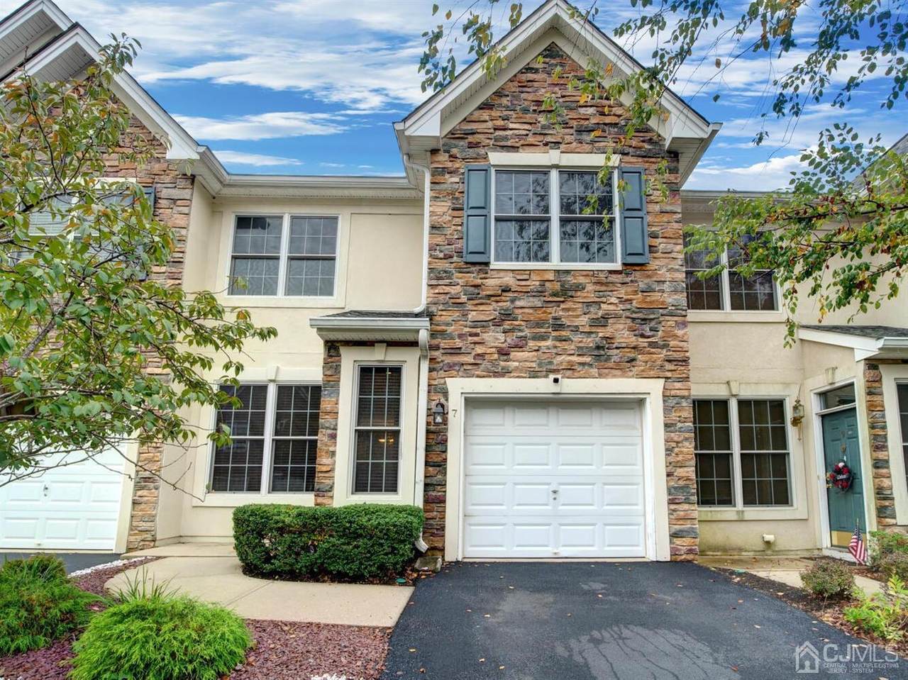 7 Amber Drive - Photo 1