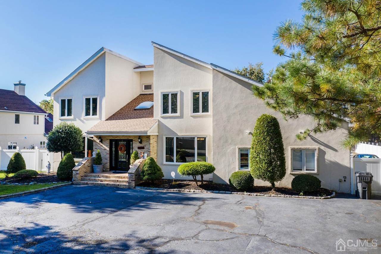 136 Birch Street - Photo 1