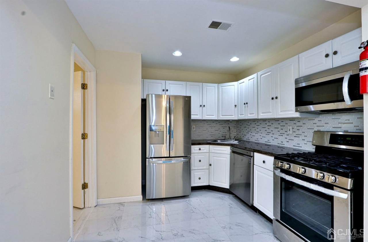 85 College Drive - Photo 1