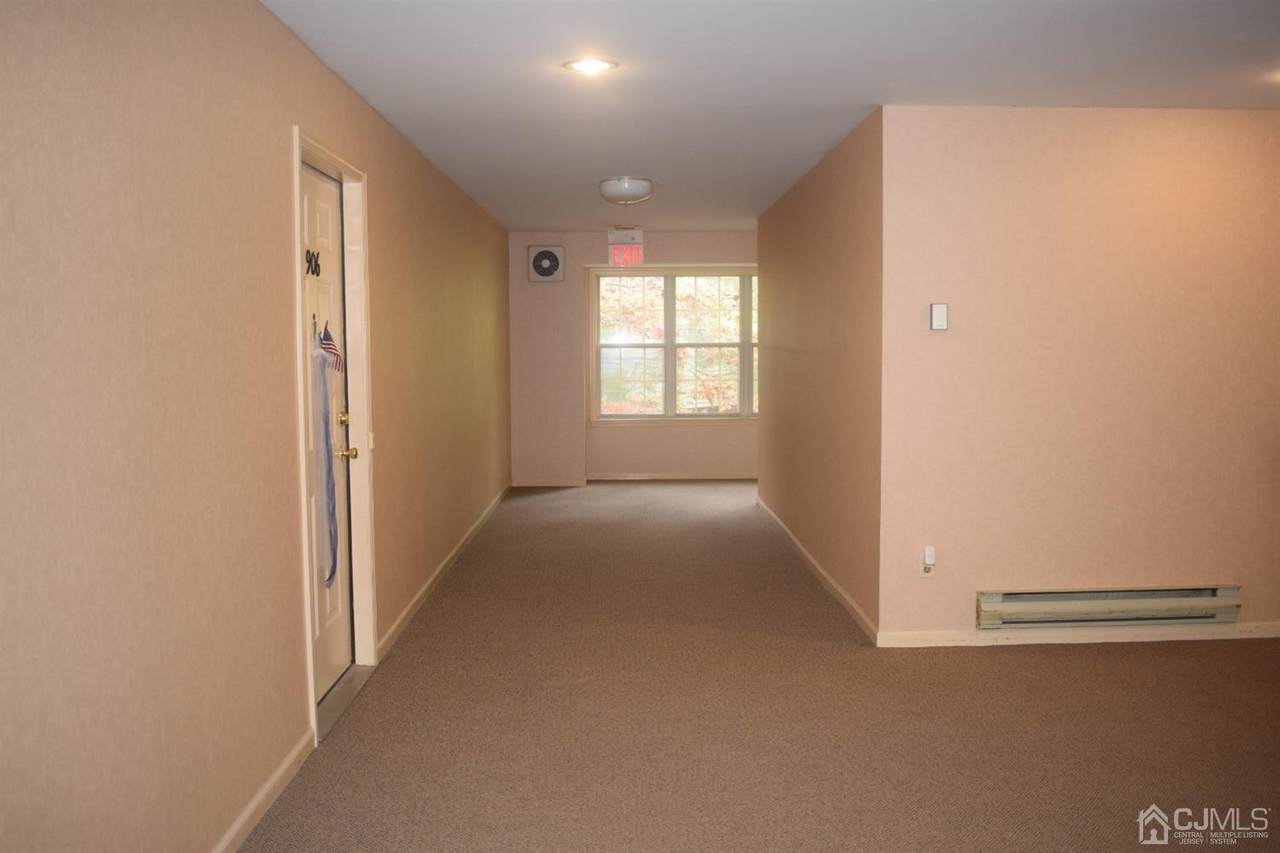 906 Meadow Court - Photo 1