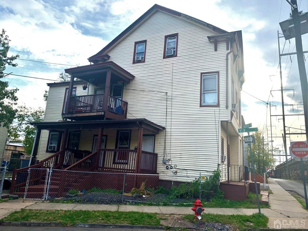 2 Railroad Avenue - Photo 1