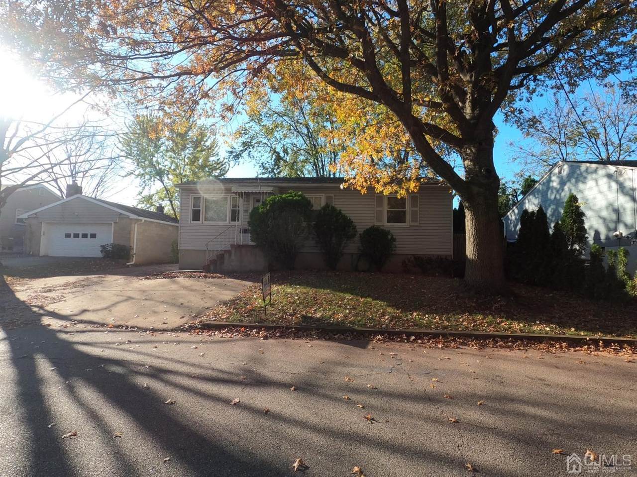 999 Thayer Avenue - Photo 1