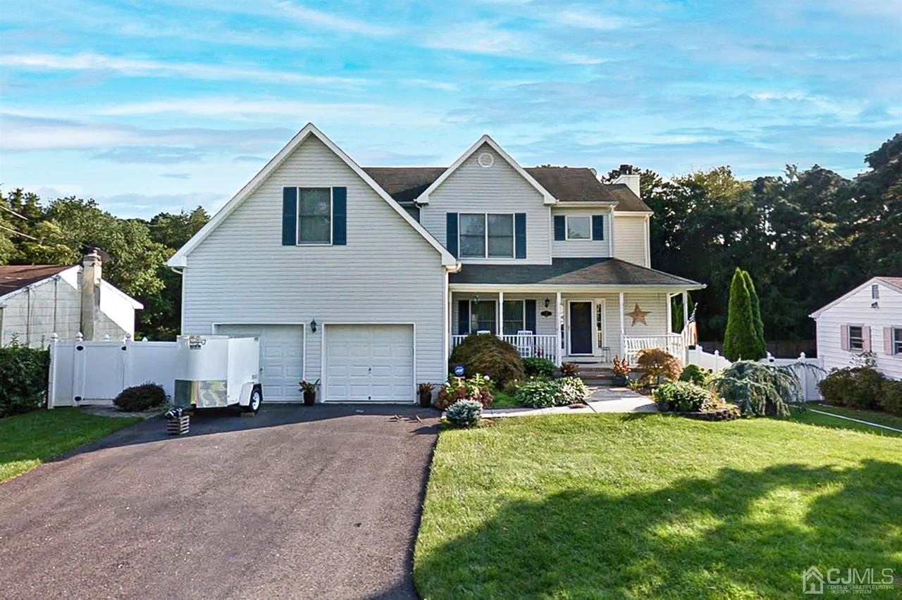 228 Essex Drive - Photo 1