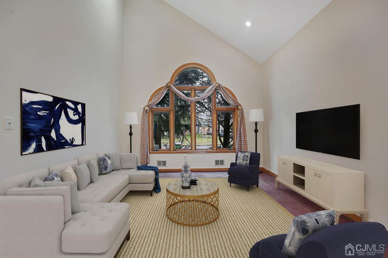 194 Compton Avenue - Photo 1
