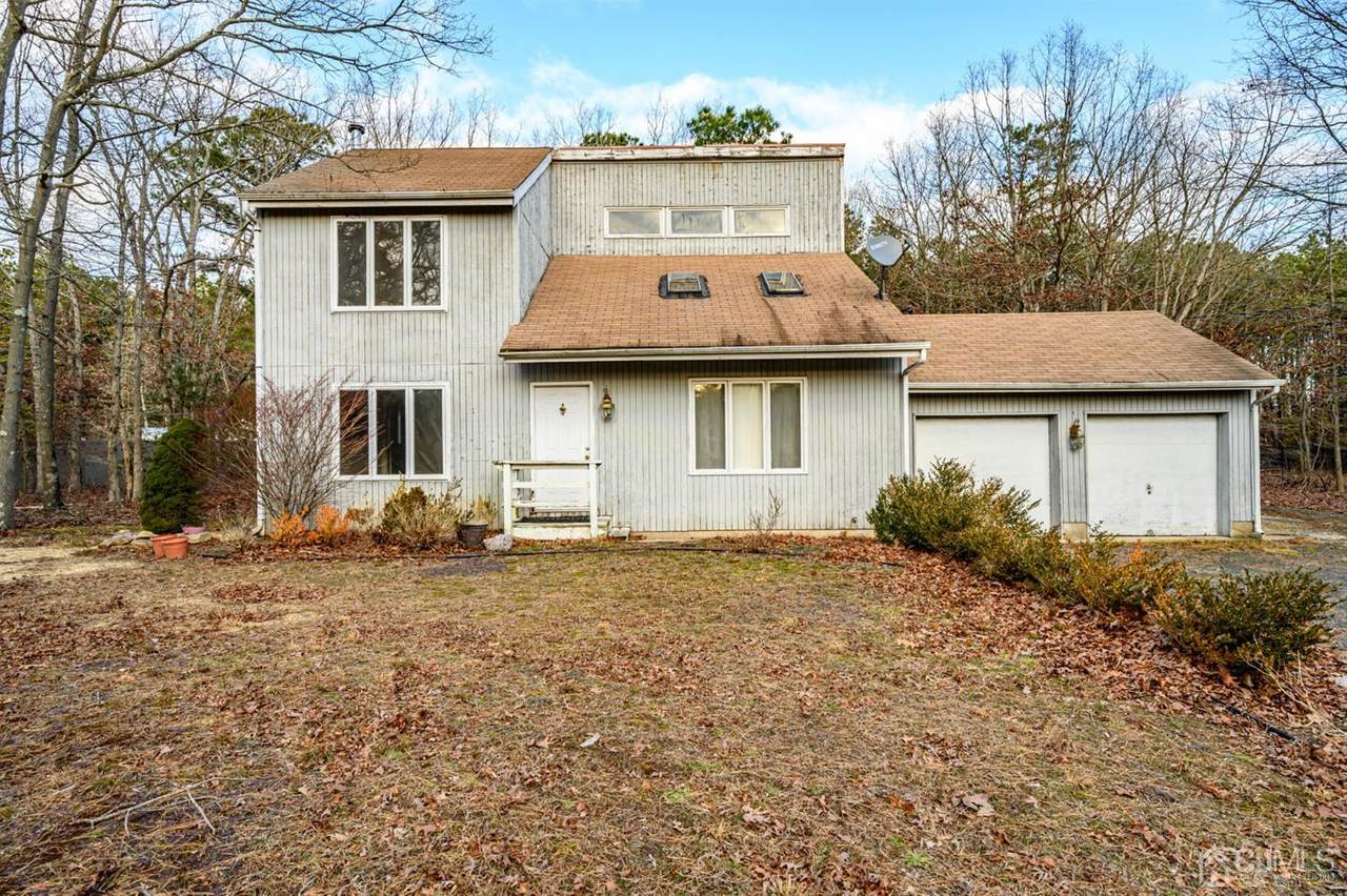 916 Commodore Boulevard - Photo 1