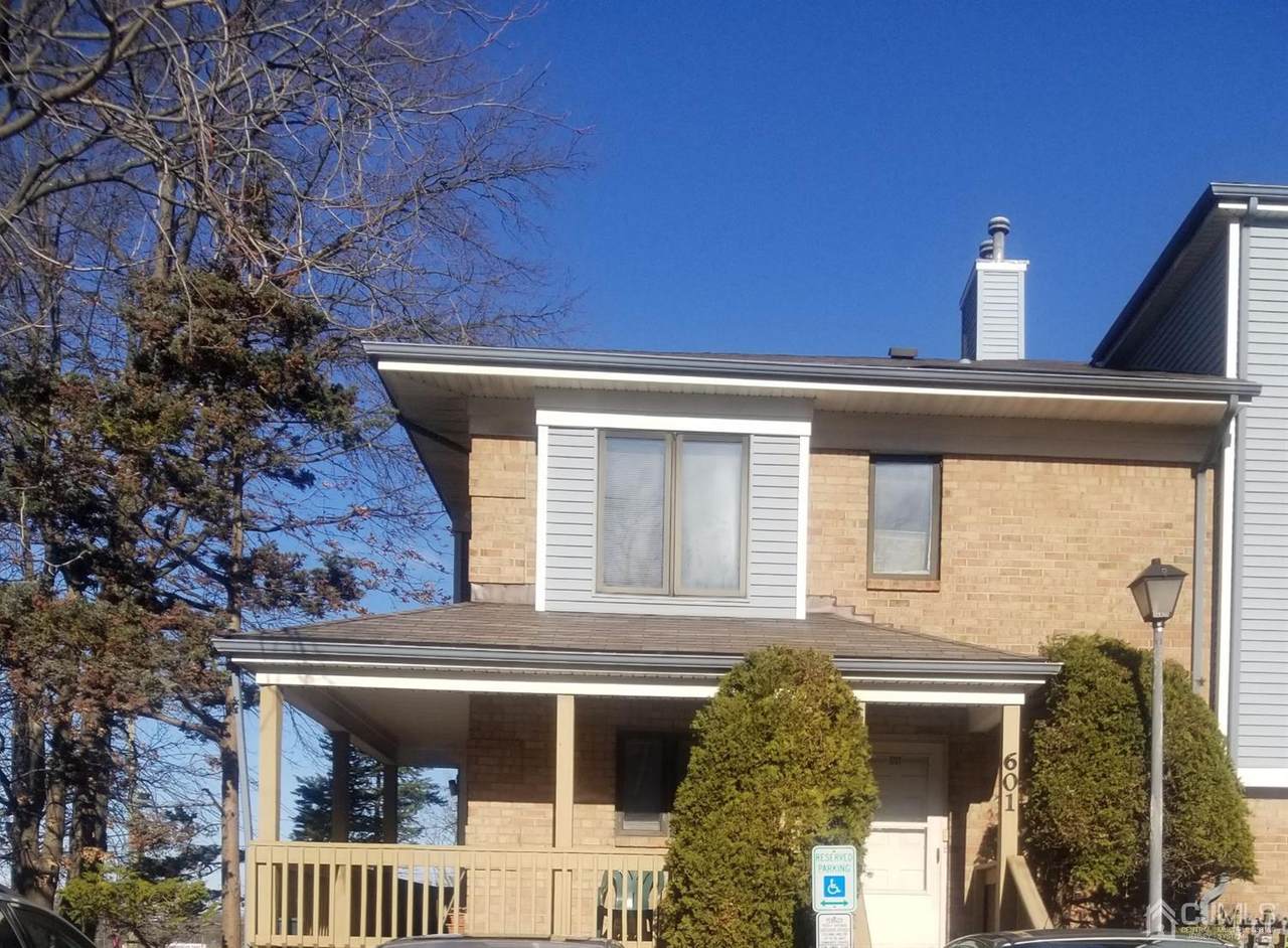 601 Peach Street - Photo 1