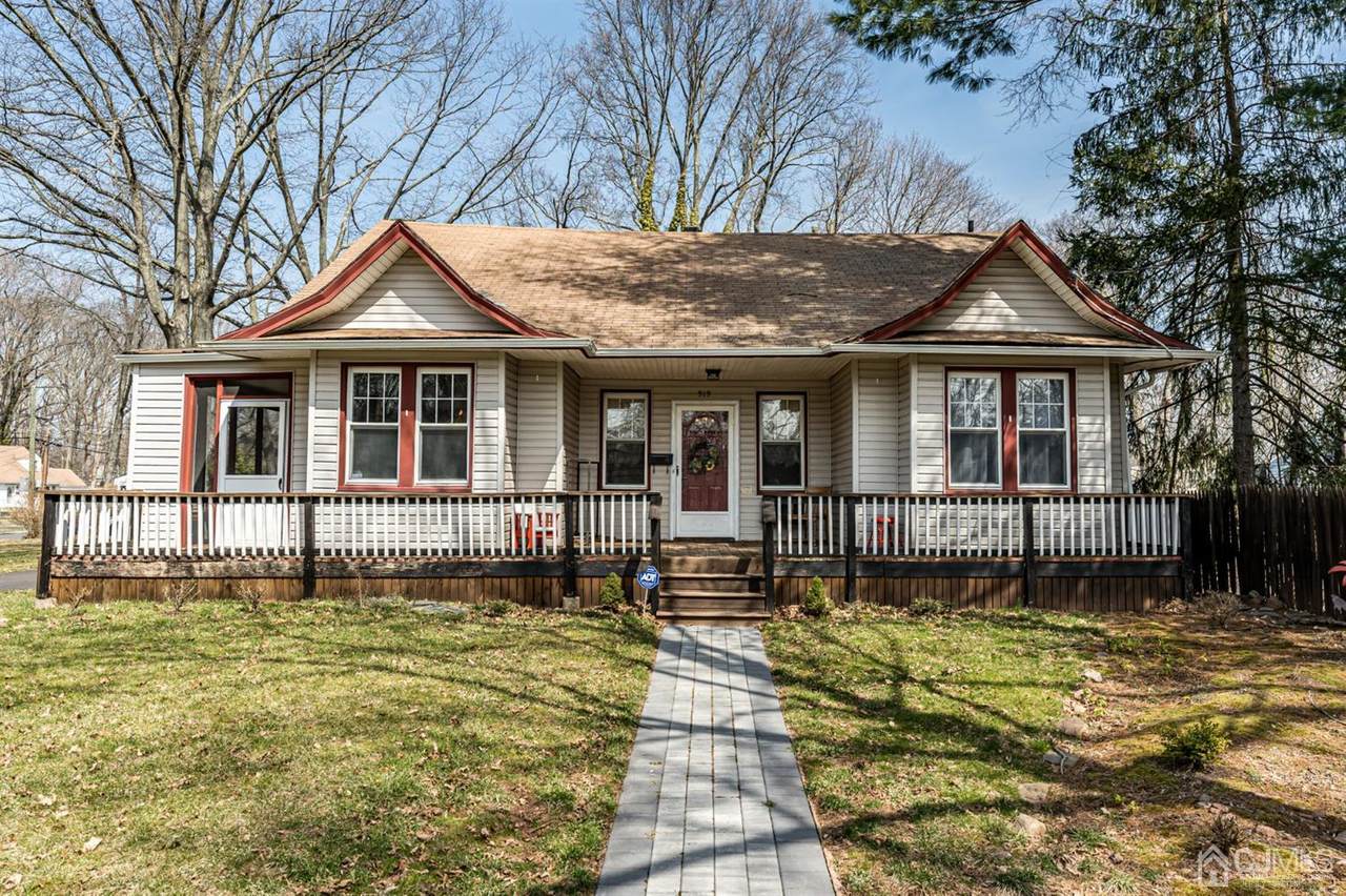 919 Leland Avenue - Photo 1