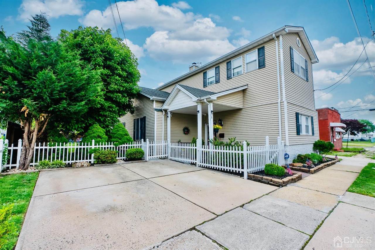 71 Daniel Street - Photo 1