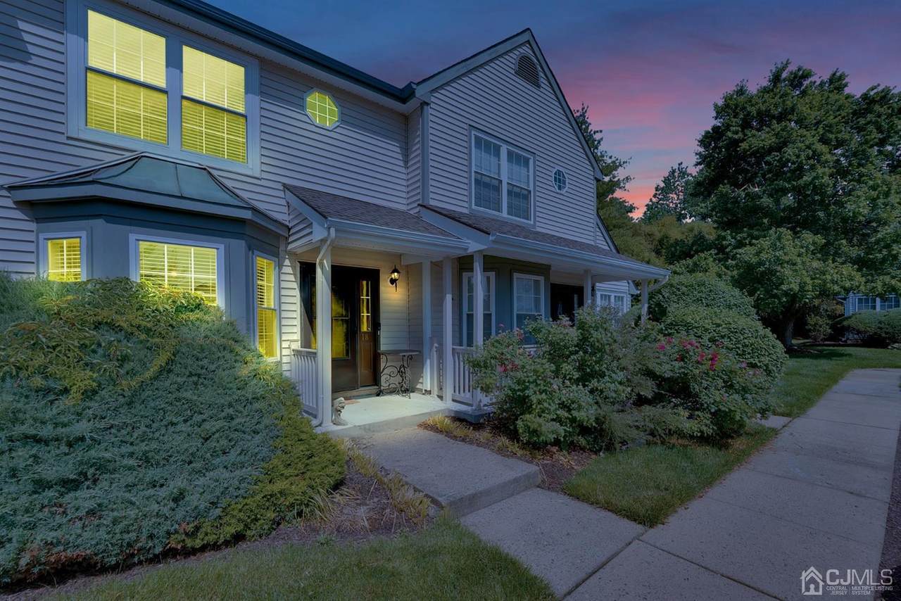 18 Washington Court - Photo 1