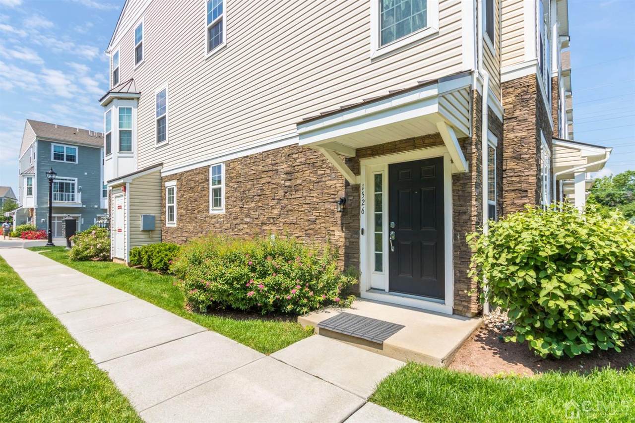 1526 Hudson Circle - Photo 1