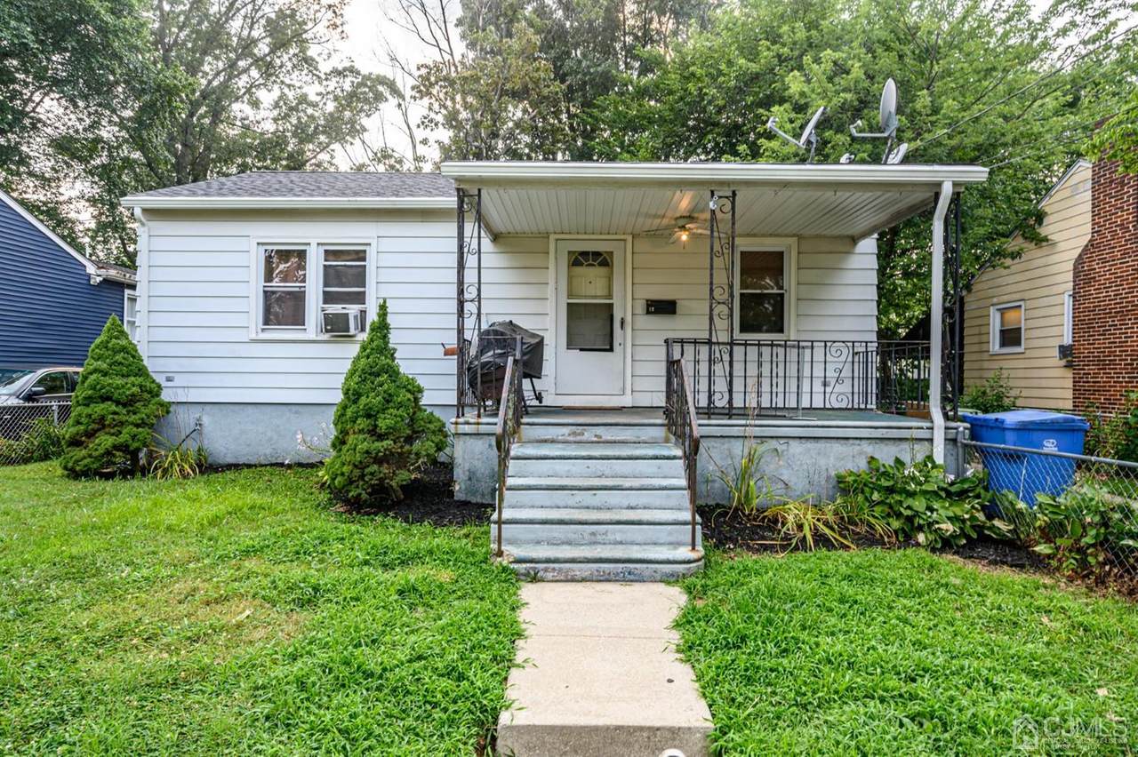 32 Willis Avenue - Photo 1