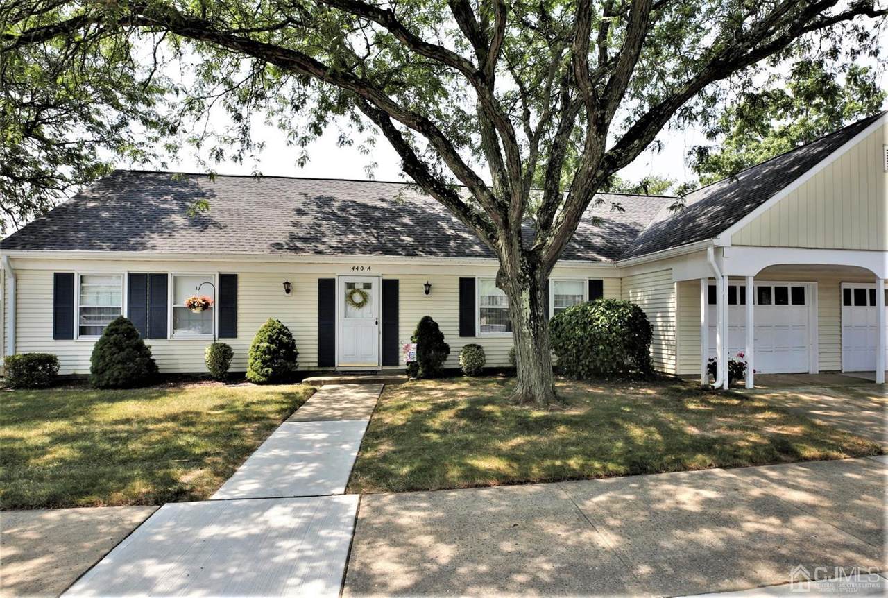440 Newport Way - Photo 1