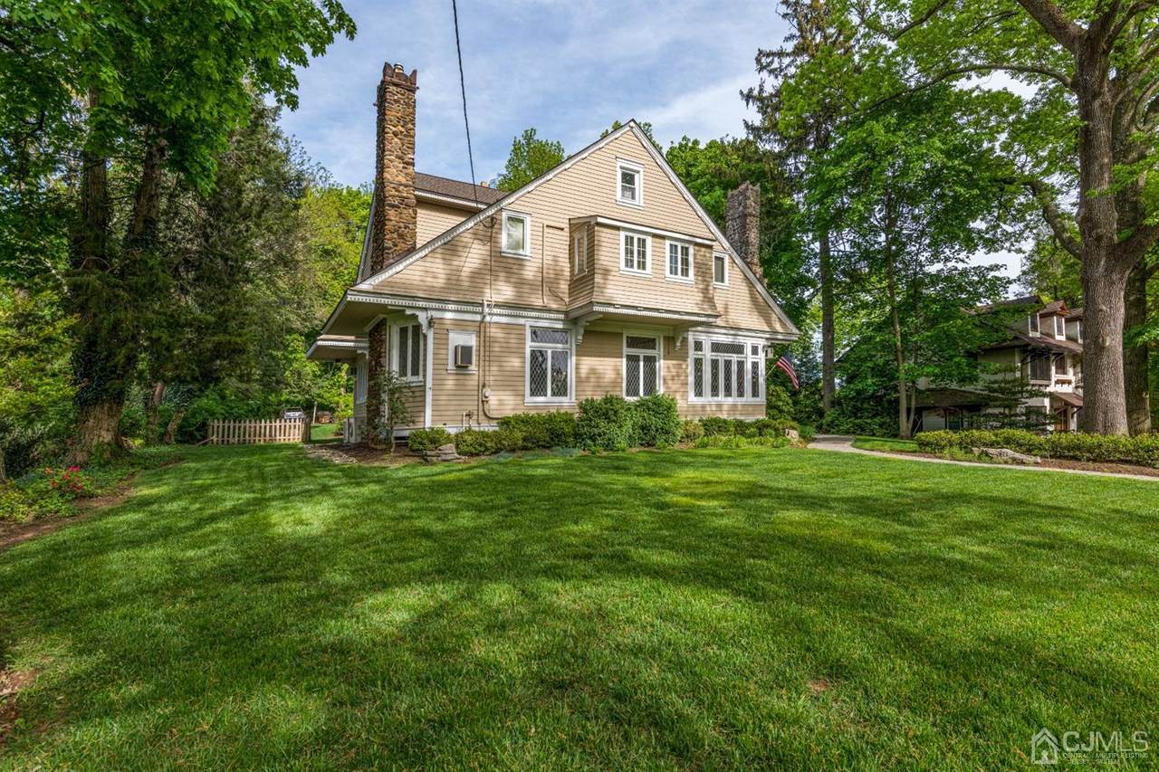 56 Oak Avenue - Photo 1