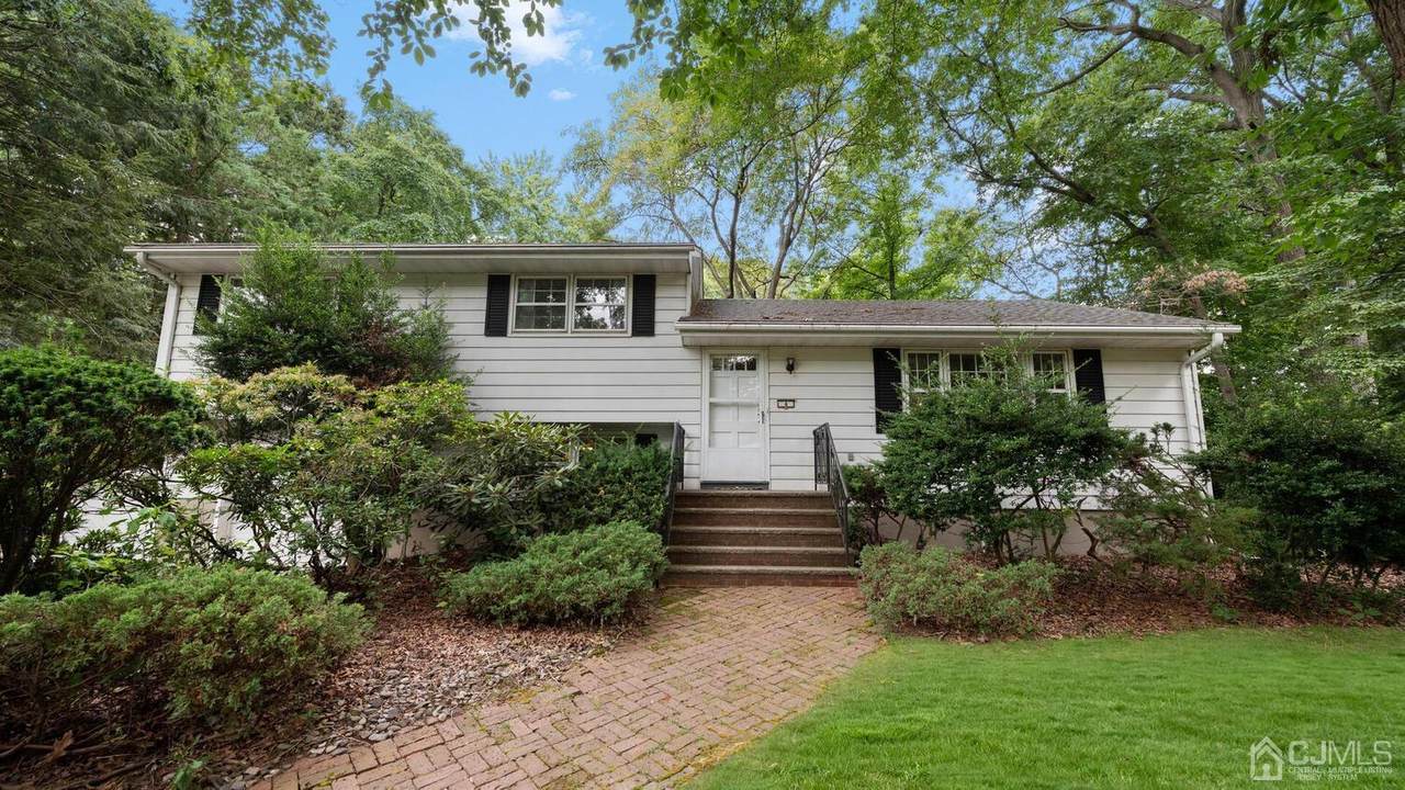 4 Plymouth Lane - Photo 1