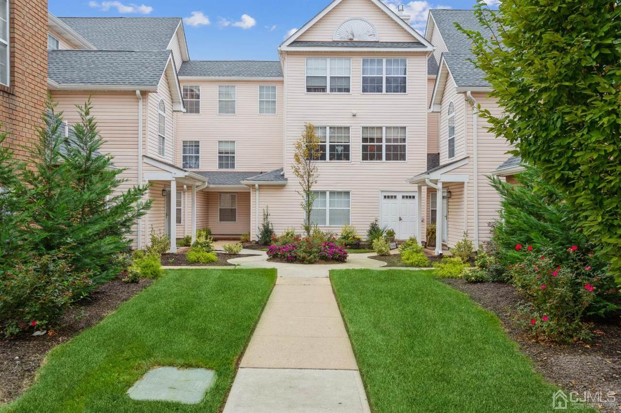 302 Plymouth Road - Photo 1