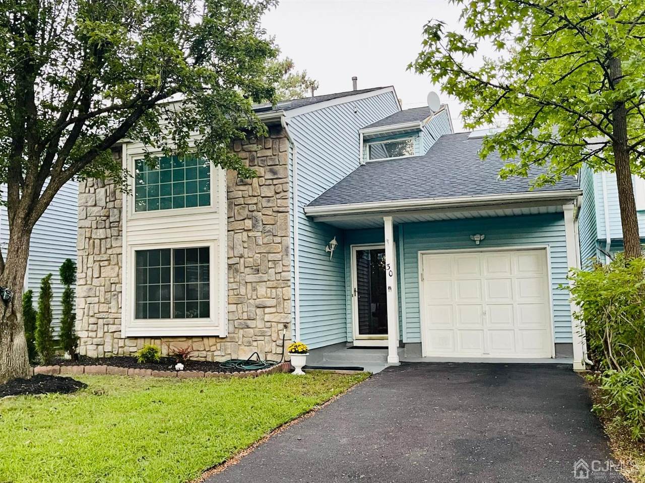 30 Winchester Drive - Photo 1
