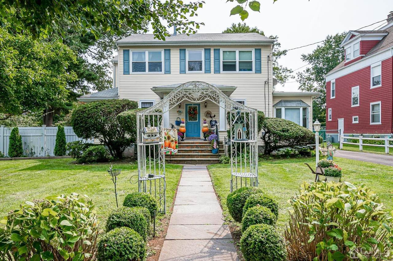 288 Elm Avenue - Photo 1