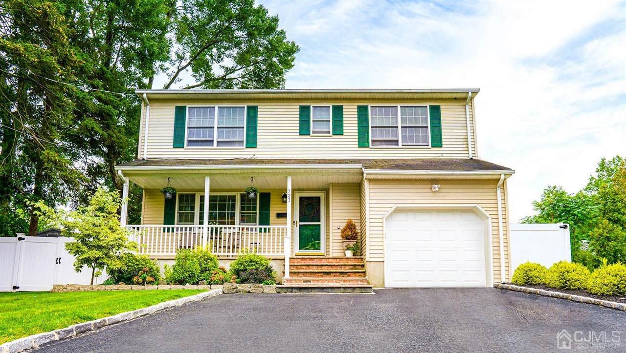 721 Walnut Street - Photo 1