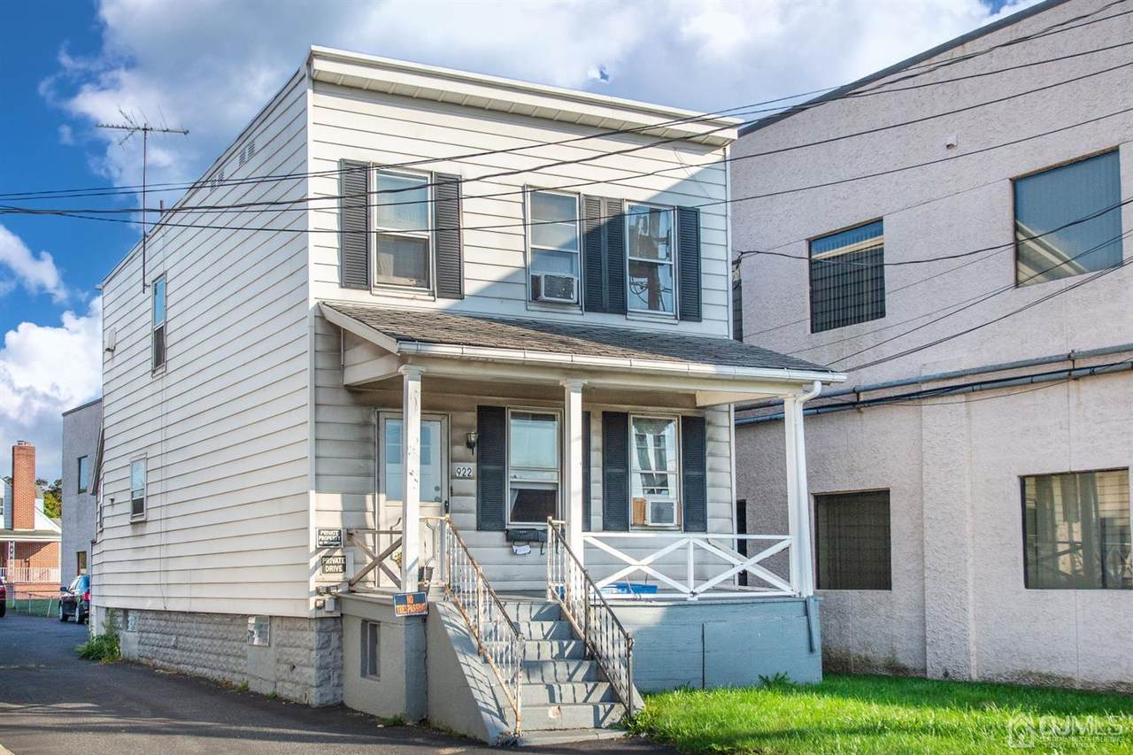 922 Livingston Avenue - Photo 1
