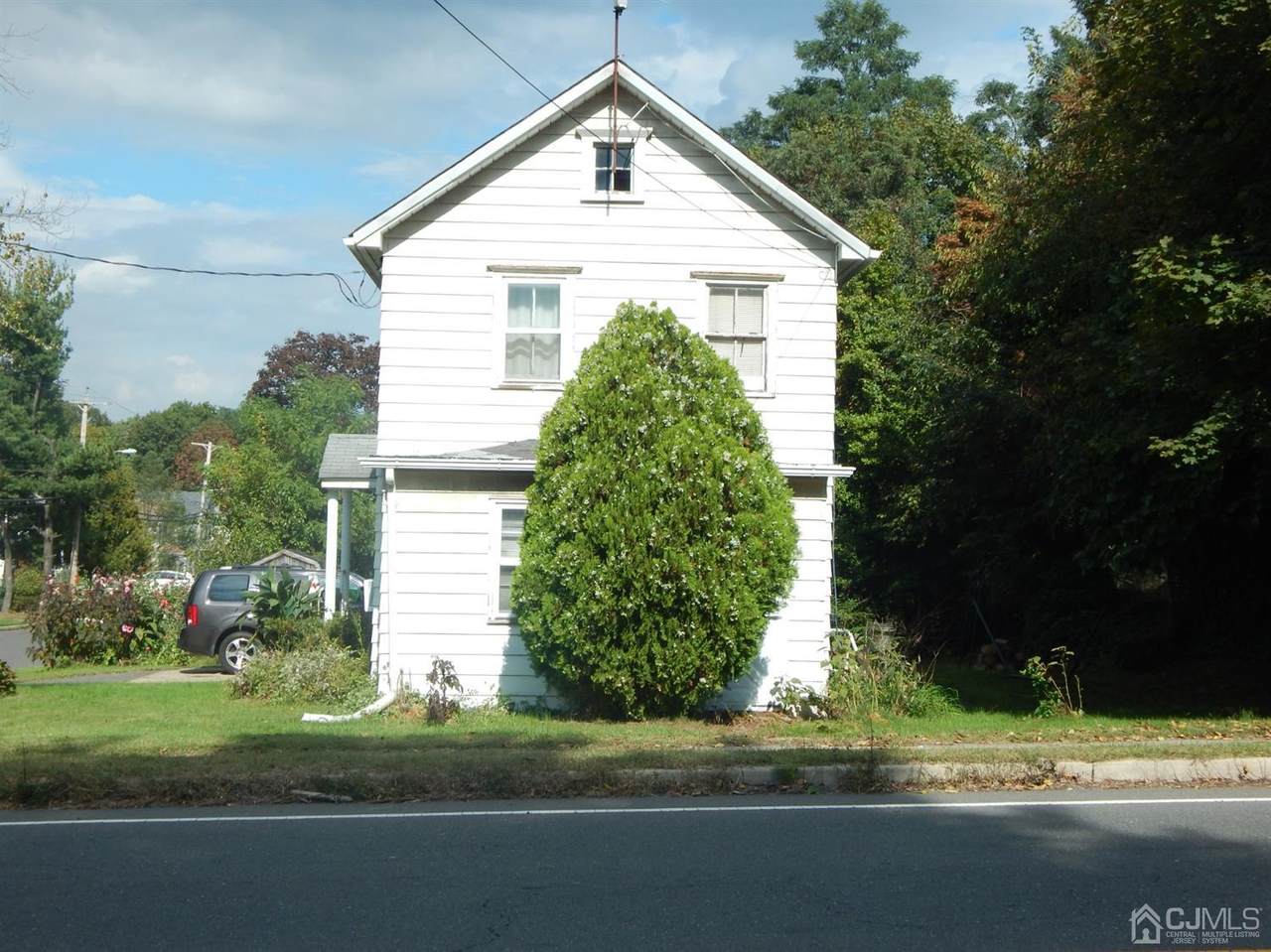 117 Buckelew Avenue - Photo 1