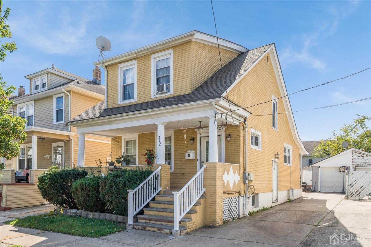 212 Ward Street - Photo 1