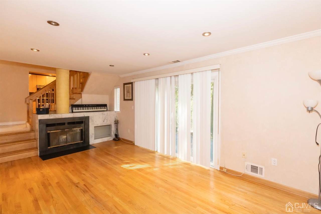 1096 Schmdit Lane - Photo 1