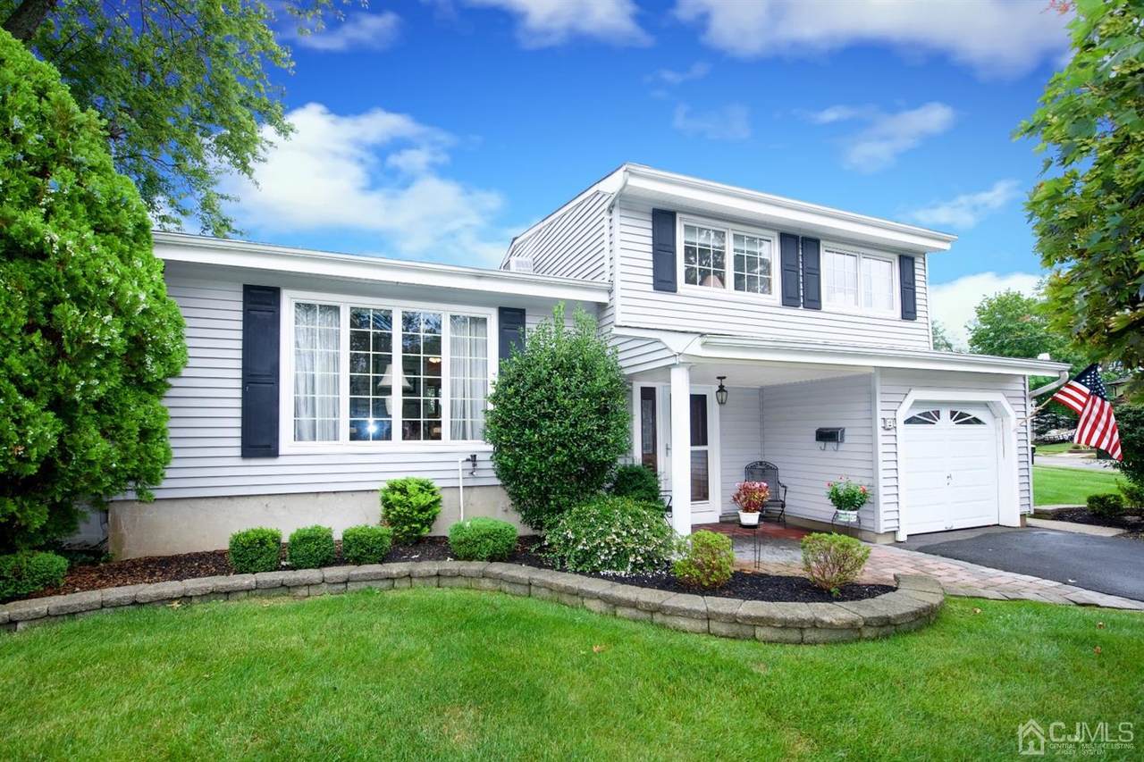 2 Lincroft Avenue - Photo 1