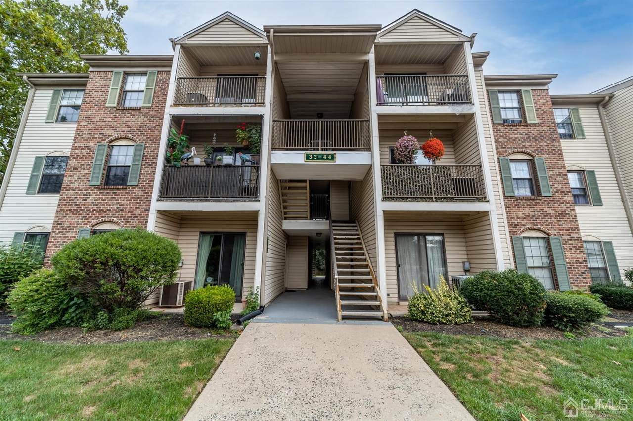 41 Canterbury Court - Photo 1