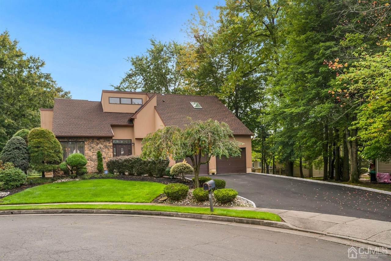8 Clinton Avenue - Photo 1