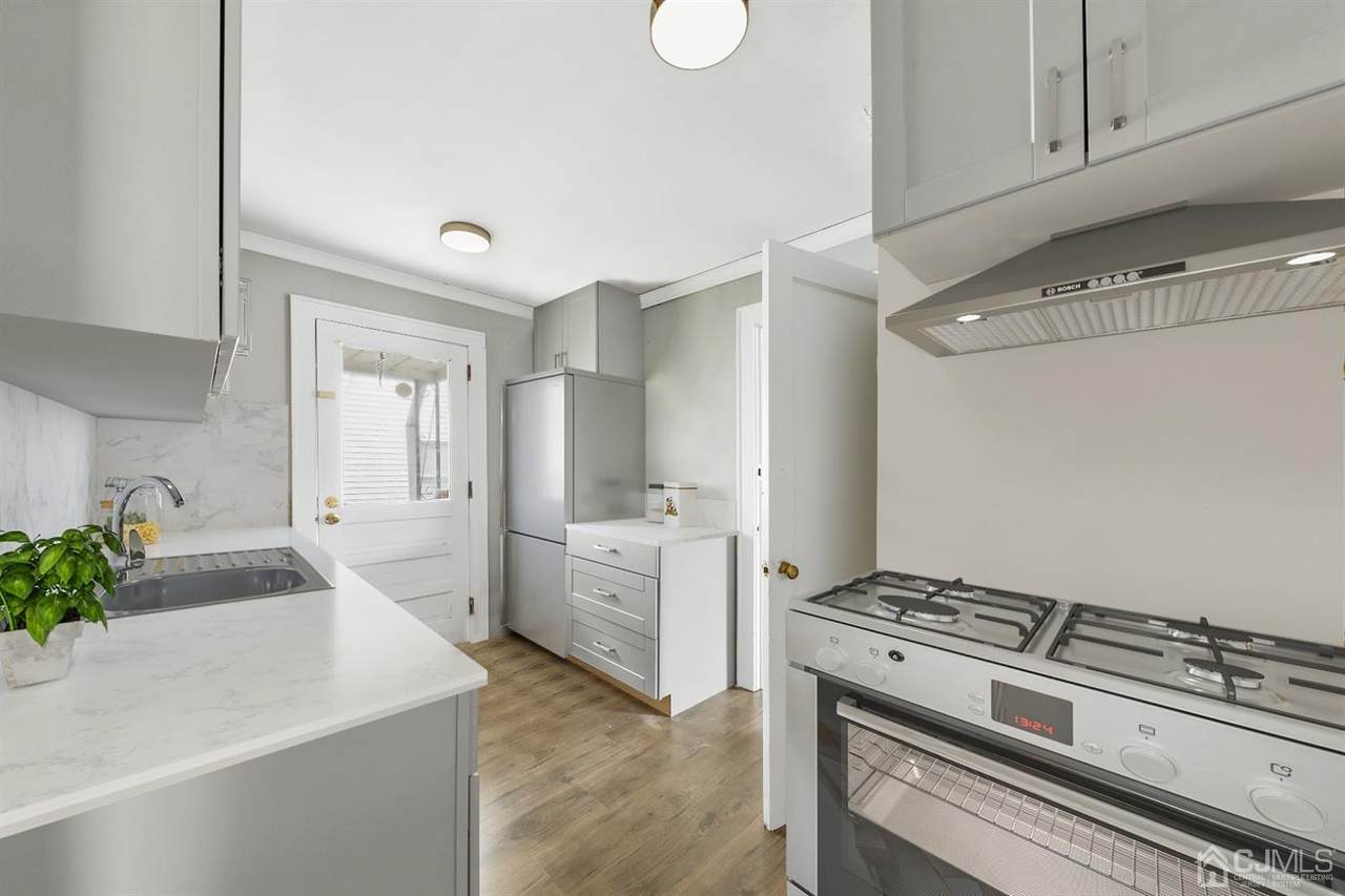 105 Riva Avenue - Photo 1
