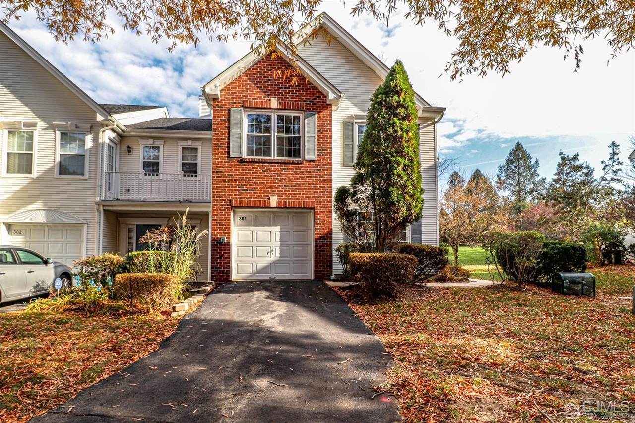 301 Pheasant Run - Photo 1