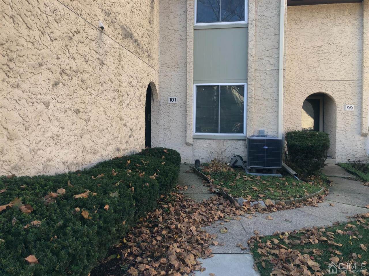 101 Tennyson Drive - Photo 1