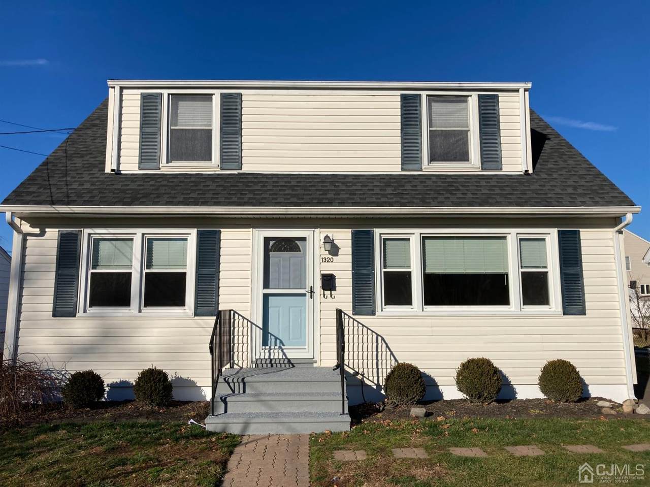 1320 Gress Street - Photo 1