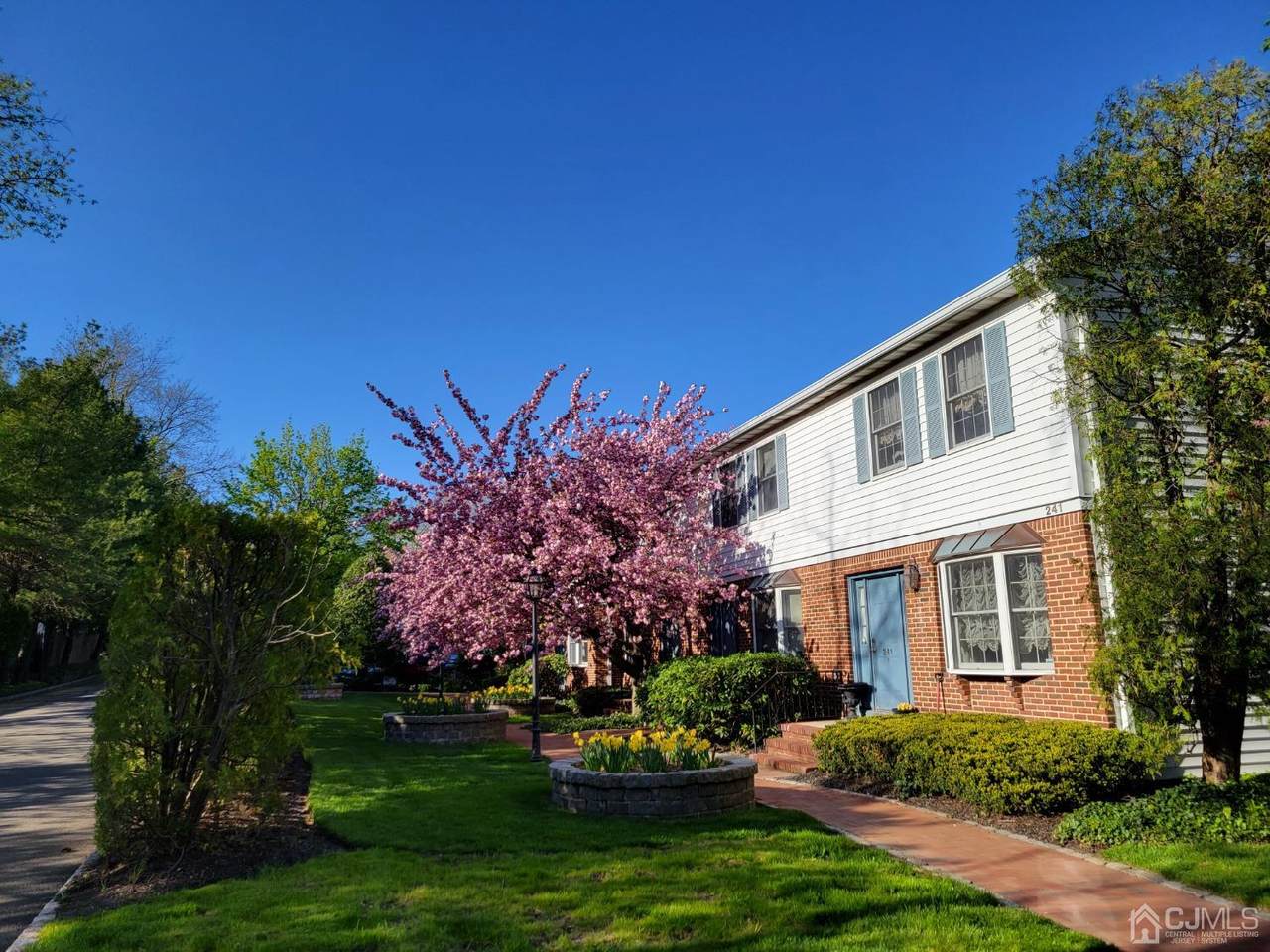241 Amboy Avenue - Photo 1