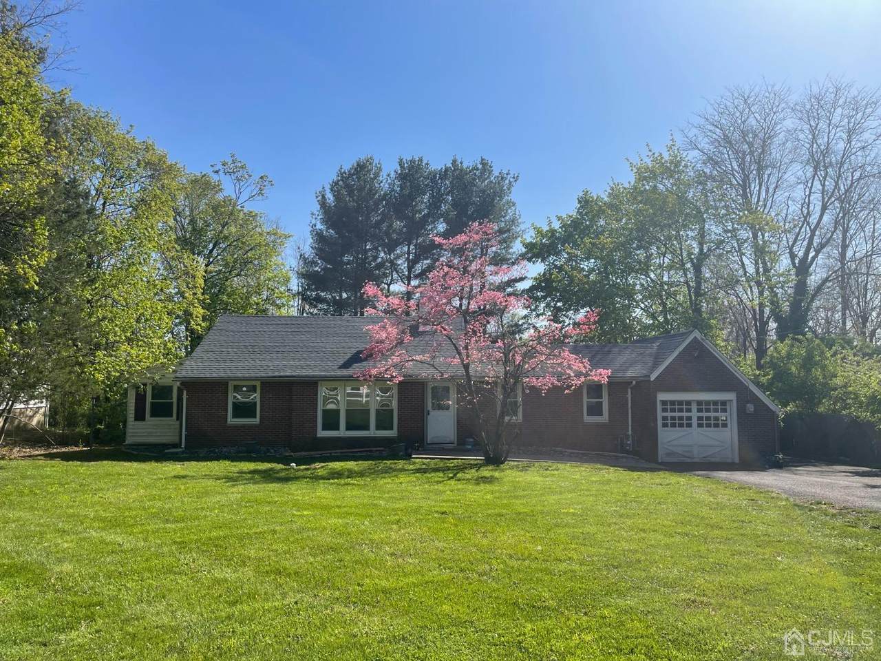 992 River Road - Photo 1