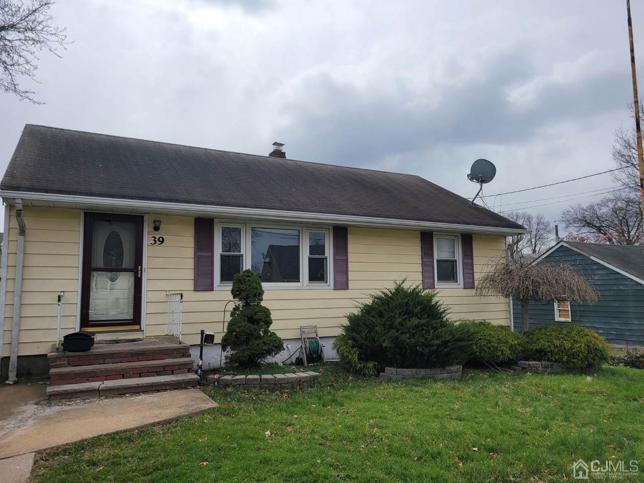 39 Dartmouth Avenue - Photo 1