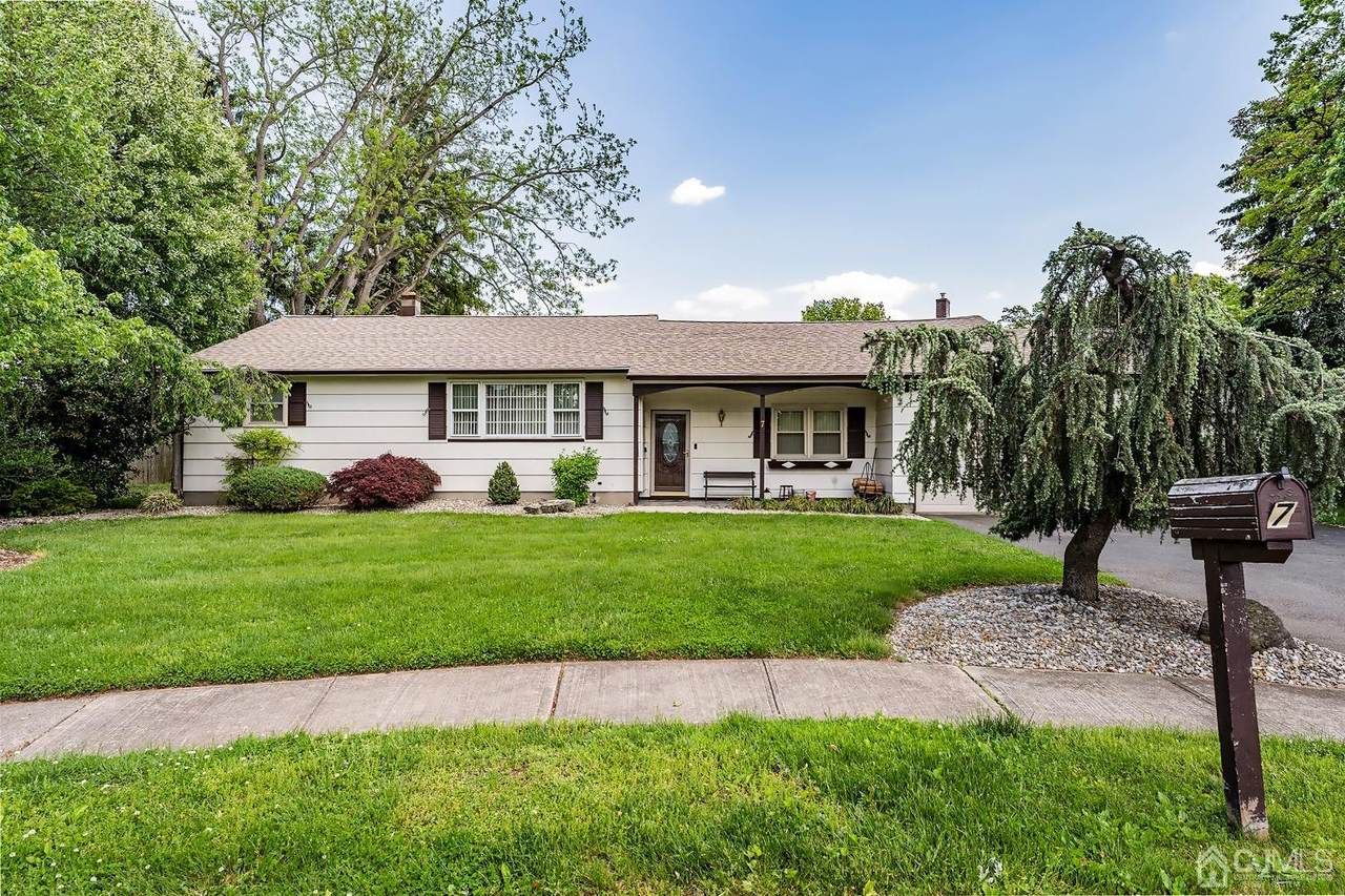 7 Linda Court - Photo 1