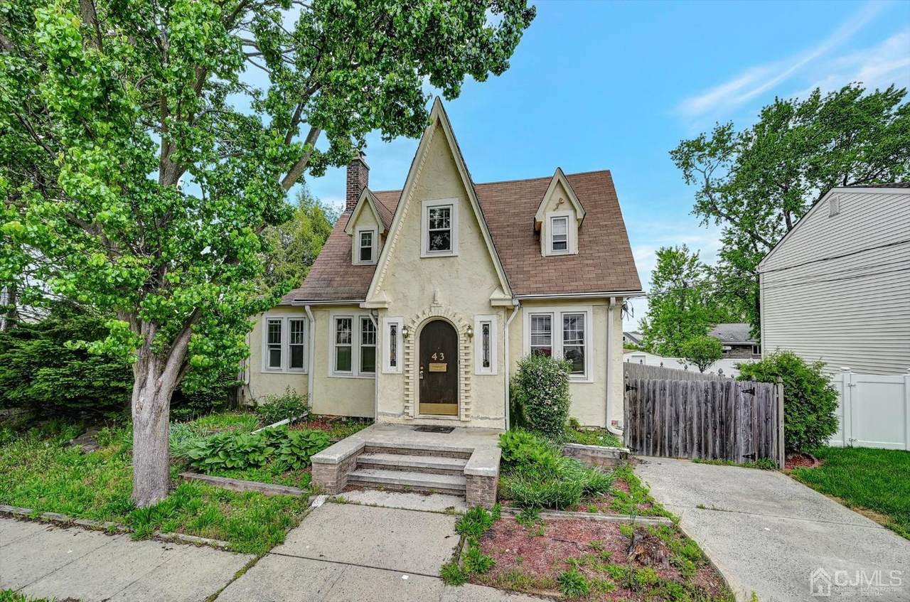 43 Cleremont Avenue - Photo 1