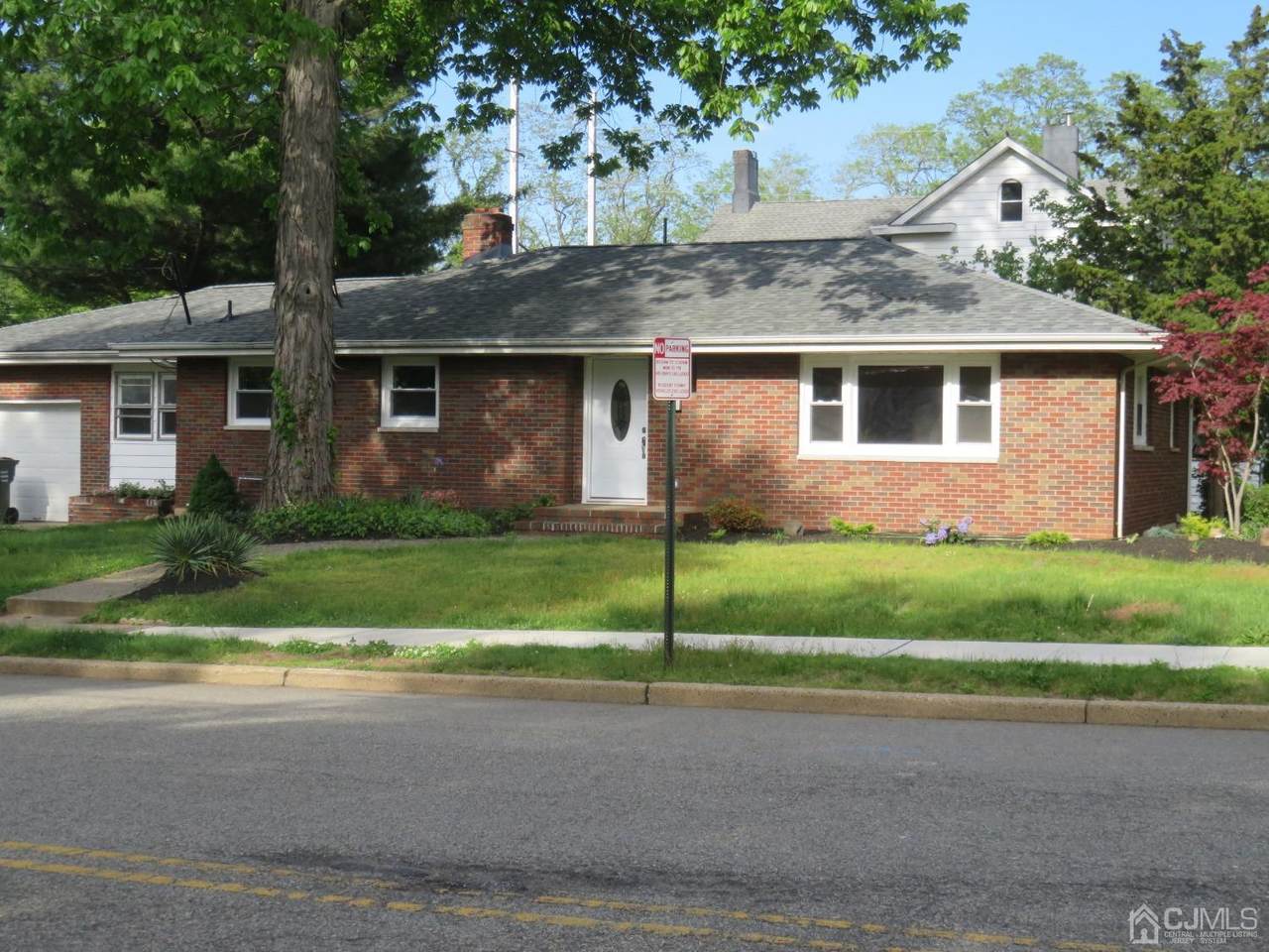 624 Barron Avenue - Photo 1