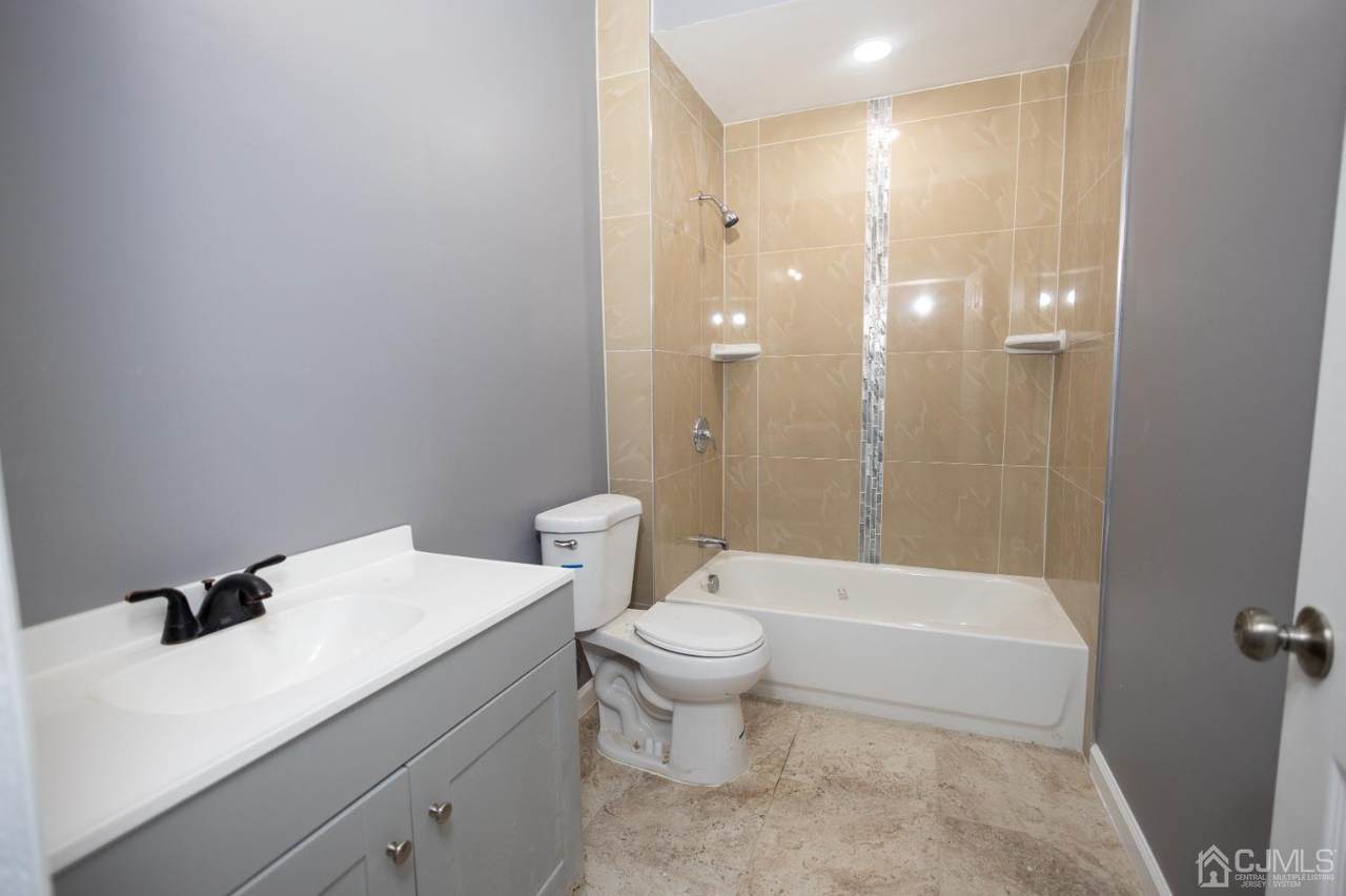 525 6th Street - Photo 1