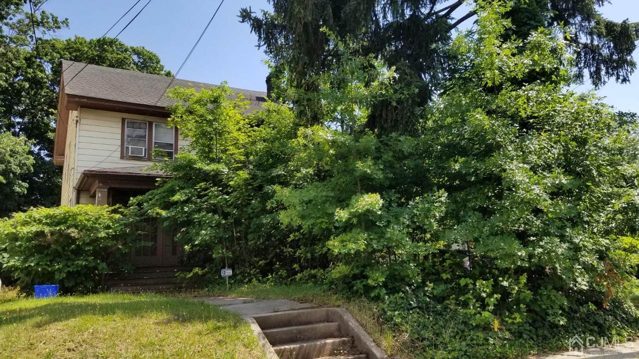 104 Lawrence Avenue - Photo 1