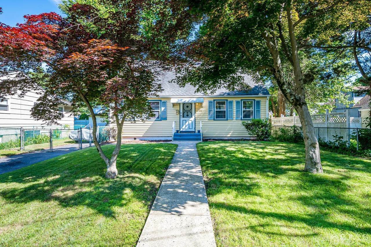 1611 Slavin Street - Photo 1