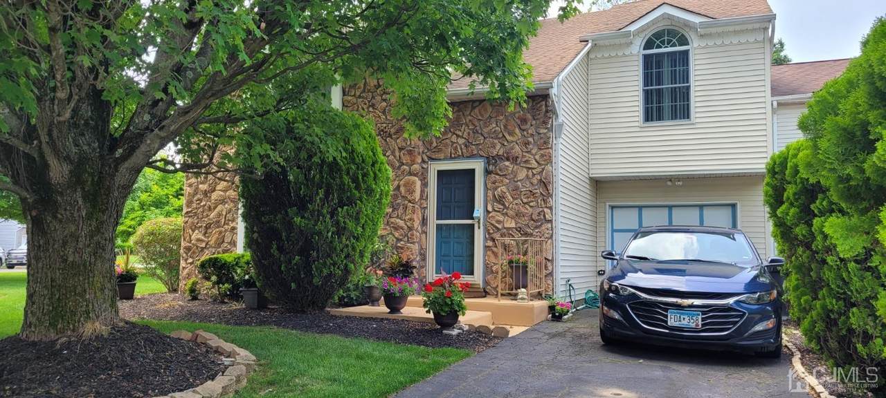 29 Jeffrey Circle - Photo 1