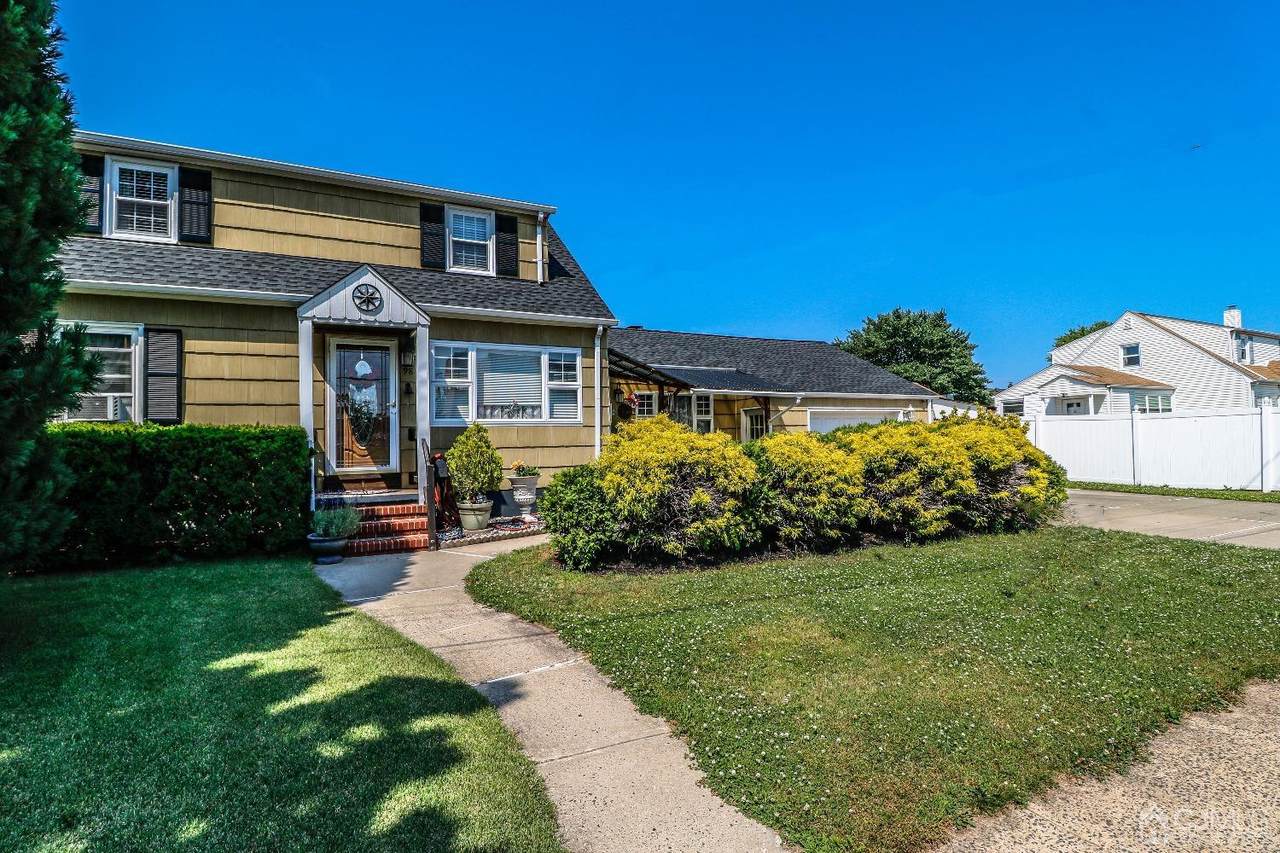 98 Louis Street - Photo 1