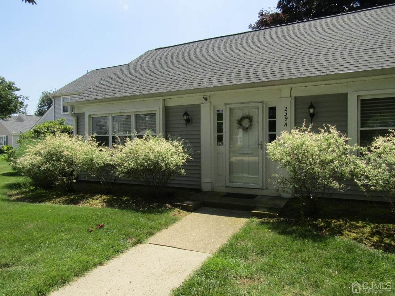 239 Mayflower Way - Photo 1