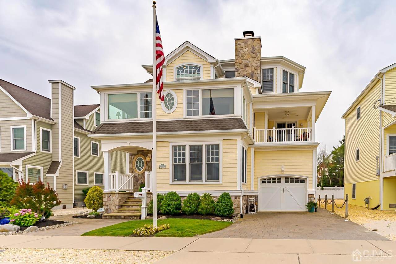 135 8th Avenue - Photo 1