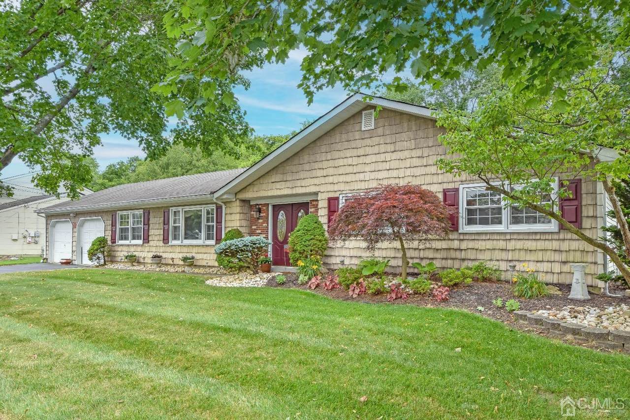 42 Sheffield Avenue - Photo 1