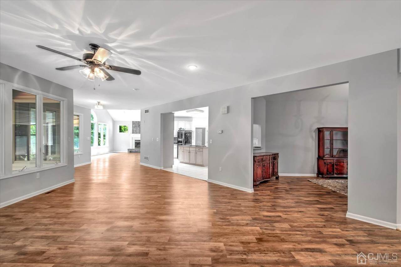 28 Portsmouth Drive - Photo 1