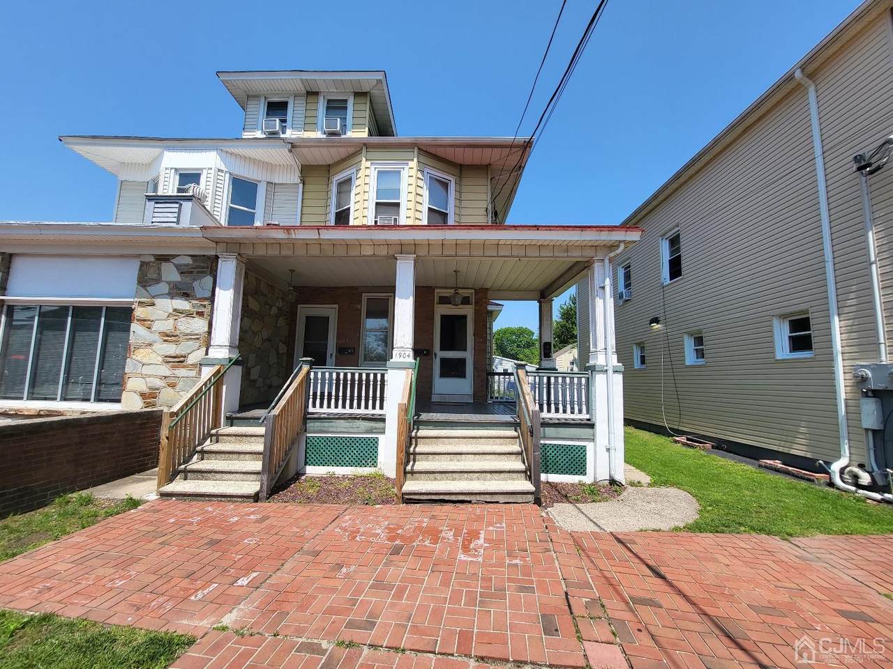 1904 Greenwood Avenue - Photo 1