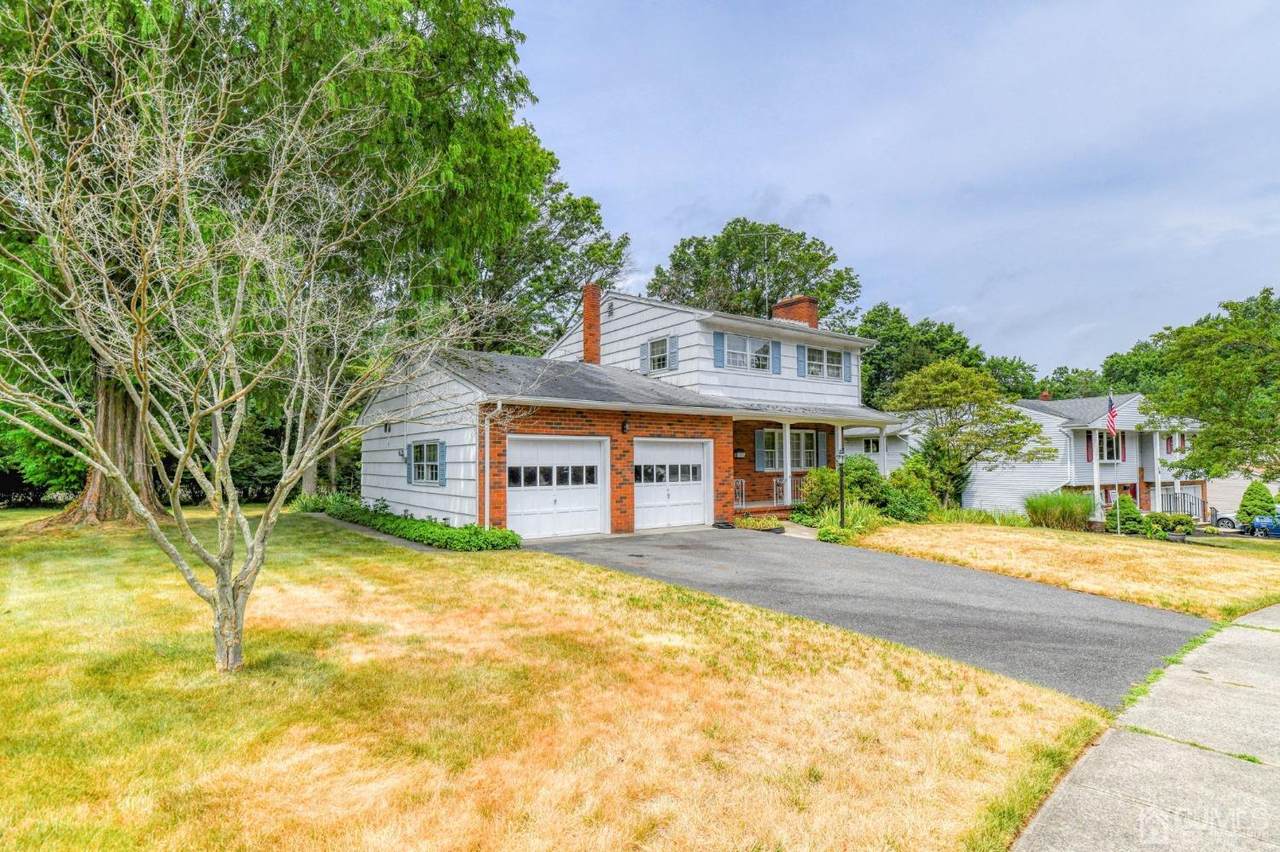 16 Janet Court - Photo 1